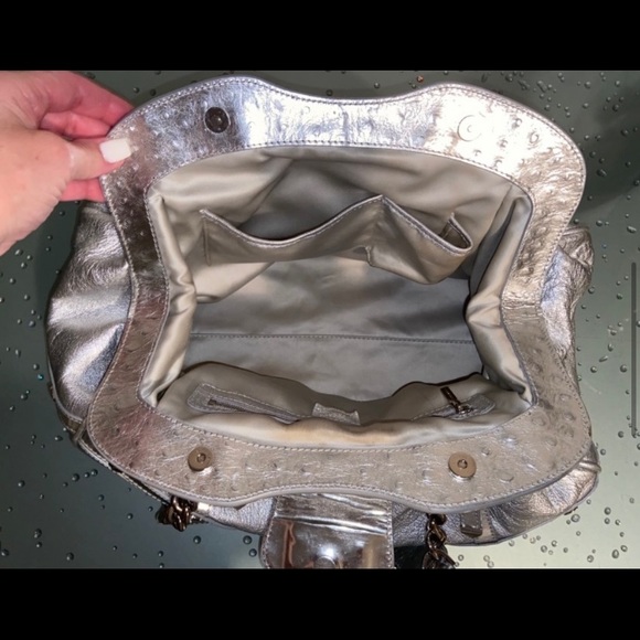 VERSACE RARE METALLIC SILVER LEATHER & OSTRICH LEATHER CLEAN SHOULDER BAG. - Picture 10 of 15